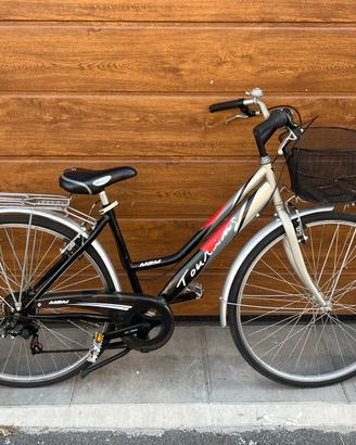 Bicicletta City bike cambio Shimano ruota 28