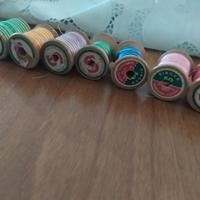 rocchetti di filo. a spumature Singer 