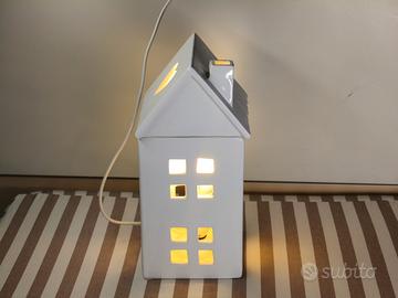 Lampada Casetta in Ceramica Bianca con Luce