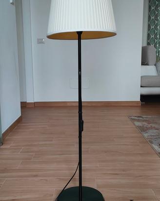 lampada da terra Ikea 