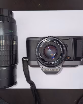 Pentax P30 con teleobiettivo 