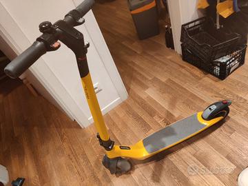 Monopattino elettrico Wayel Ugo giallo