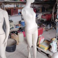 Manichino donn senza braccia