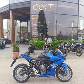 Suzuki GSX-8R Blu Miami
