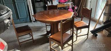Tavolo  ottagonale 4 sedie in legno vintage