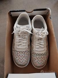 Scarpe Nike. 