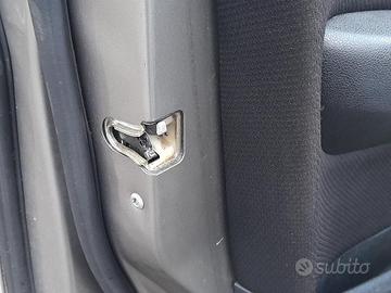 SERRATURA PORTA ANT. SX. MERCEDES CLASSE B «W245» 