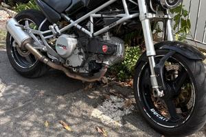 Ducati monster 600