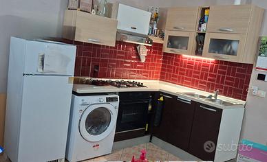 Cucina angolare con frigo e forno - Alessandria - 