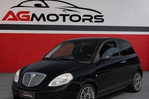 Lancia Ypsilon 1.3 MJT 75 CV Versus