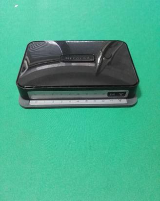 Modem Netgear DGN2200-100 PES