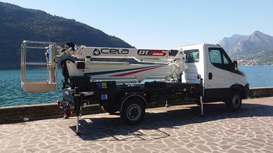 Piattaforma aerea CELA DT 25 metri con sbarco in q