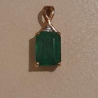 ciondolo in oro con smeraldo Bahia 1,29 ct