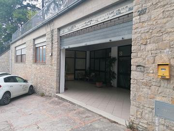 Magazzino a case bruciate Perugia mq128