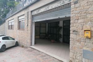 Magazzino a case bruciate Perugia mq128