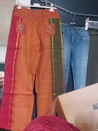 Pantaloni etnici nuovi. 