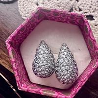 Orecchini a goccia con farfallina