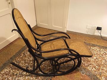 Sedia a dondolo stile Tonet