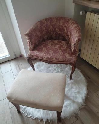 Poltroncina e poggiapiedi