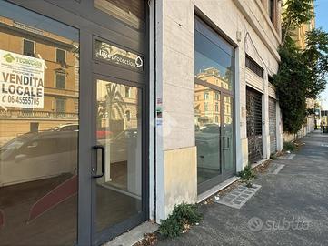 NEGOZIO A ROMA