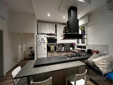 Casa curata e ristrutturata con grande giardino