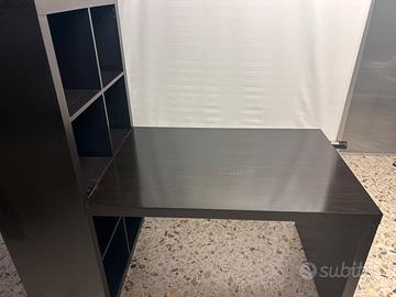 Due Scrivanie con libreria integrata