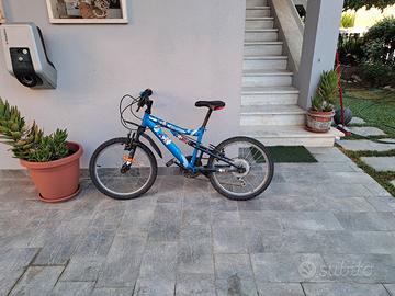 bici misura 20 + caschetto