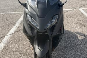 Yamaha Tmax 560