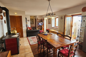 Rustico ristrutturato con vista panoramica