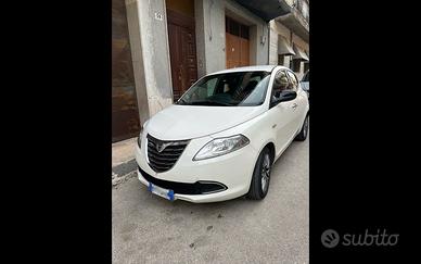Lancia Ypsilon 1.2 Benzina/GPL – Bianco Perla