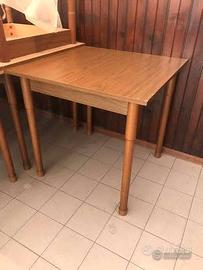 SOSPESO -N° 10 TAVOLI 80x80 CM COLOR NOCE 50 SEDIE