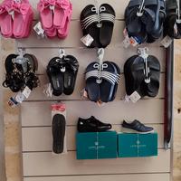 Arredo completo negozio scarpe e borse