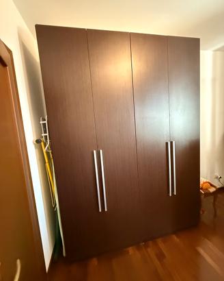 Armadio 4 ante capiente