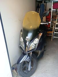 scooter kymco Downtown 300i