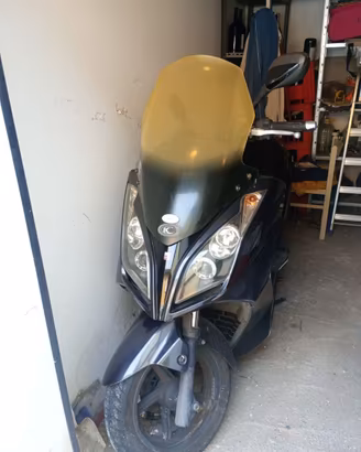scooter kymco Downtown 300i