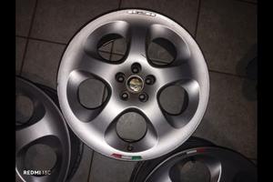 Cerchi alfa 147/156/gt. R17.
