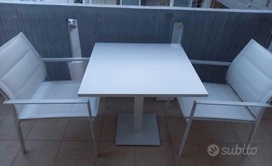 Tavolo + 2 poltrone Talenti