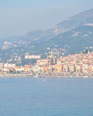Vista mozzafiato sul golfo di mentone