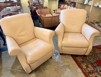 coppia poltrone in pelle  90x90 circa 250€