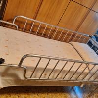 Letto con sbarre