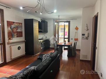 VILLA A SCHIERA A BAGNATICA