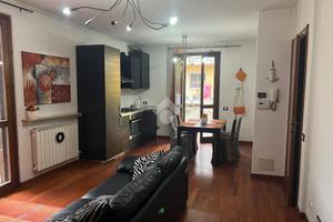 VILLA A SCHIERA A BAGNATICA