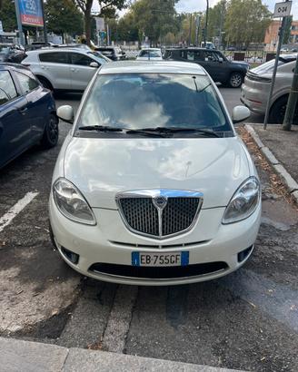Lancia ypsilon