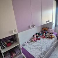 Cameretta, libreria, scrivania e sedia!