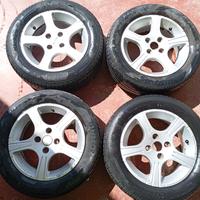 4 cerchi in lega Momo 14 con gomme fiat