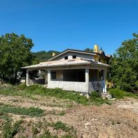Villa da completare di 450 mq-si valutano permute
