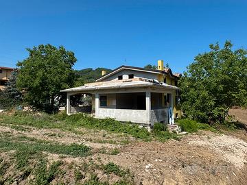 Villa da completare di 450 mq-si valutano permute