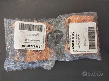 Pasticche anteriori KTM 890 Duke 63613030000 OEM