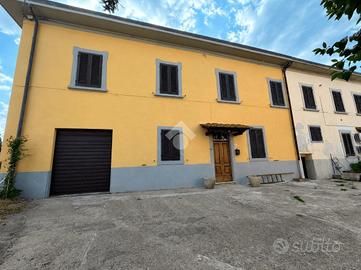 VILLA A SCHIERA D'ANGOLO A MONTEVARCHI