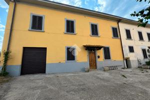 VILLA A SCHIERA D'ANGOLO A MONTEVARCHI